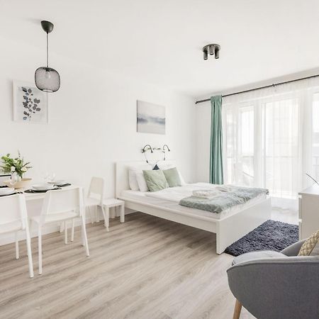 Modern Riverfront Apartment With Free Parking 부다페스트 외부 사진