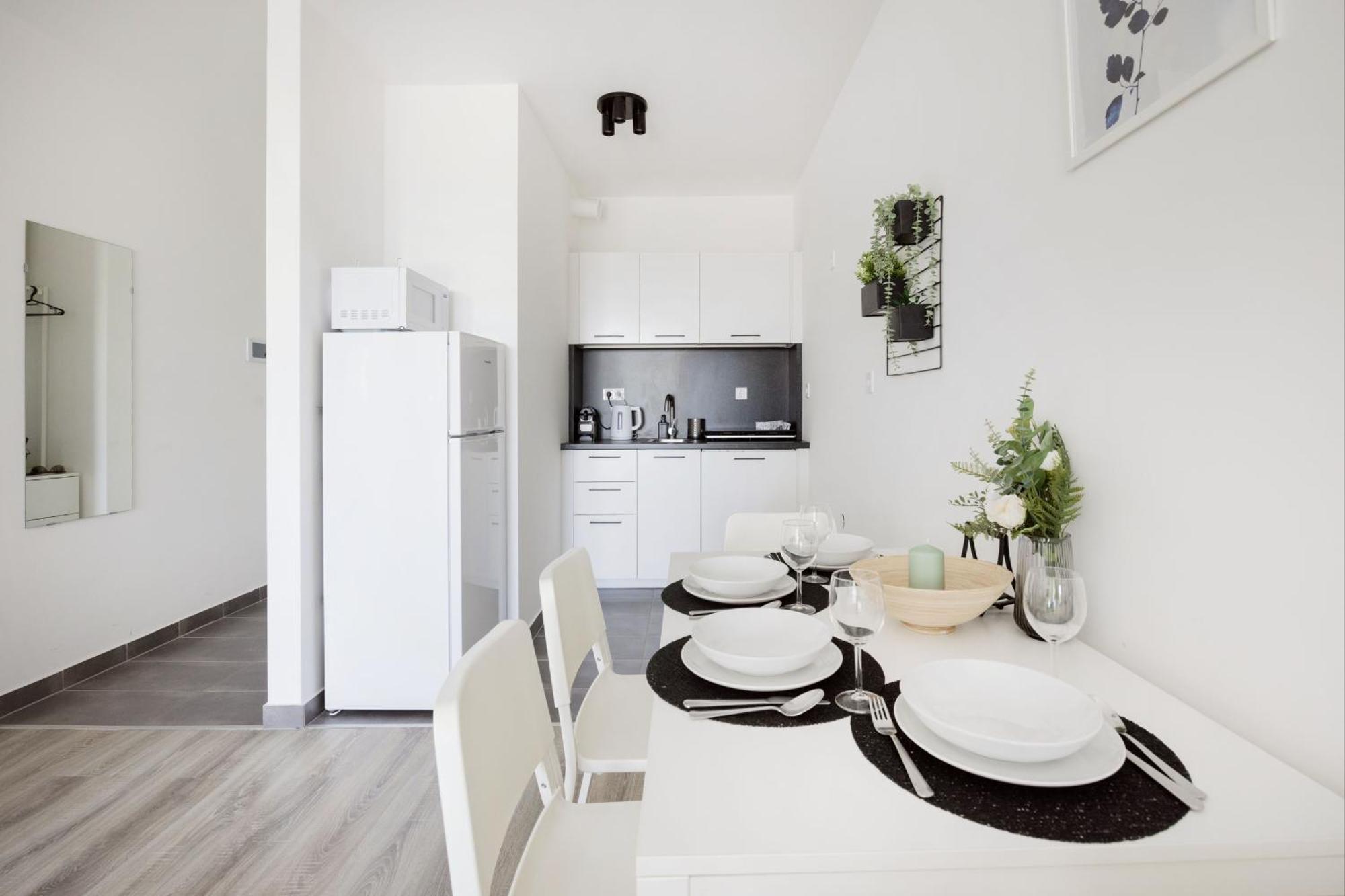 Modern Riverfront Apartment With Free Parking 부다페스트 외부 사진