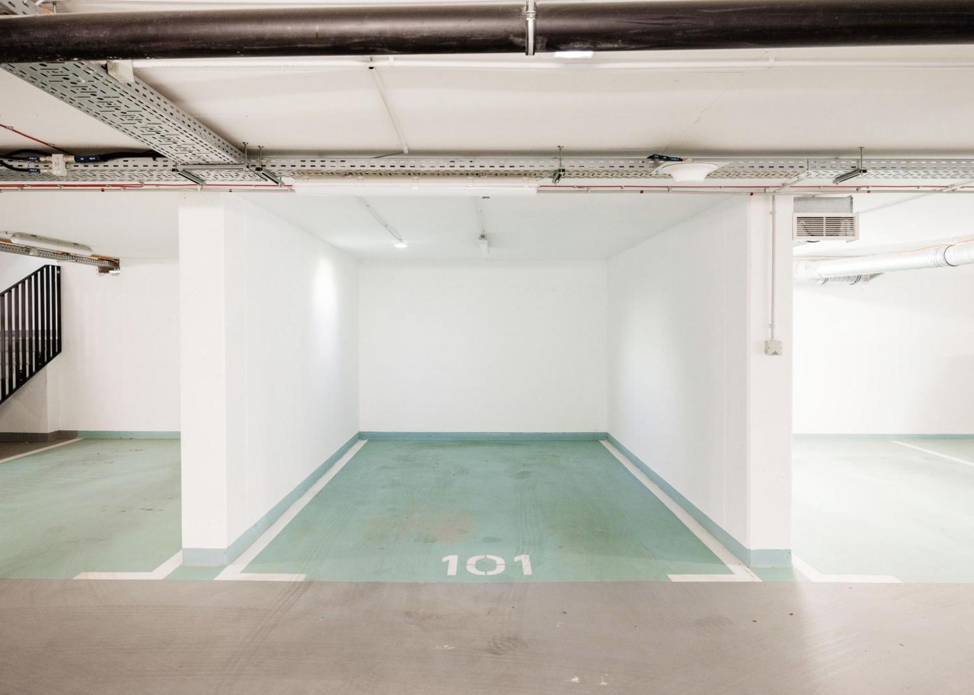 Modern Riverfront Apartment With Free Parking 부다페스트 외부 사진