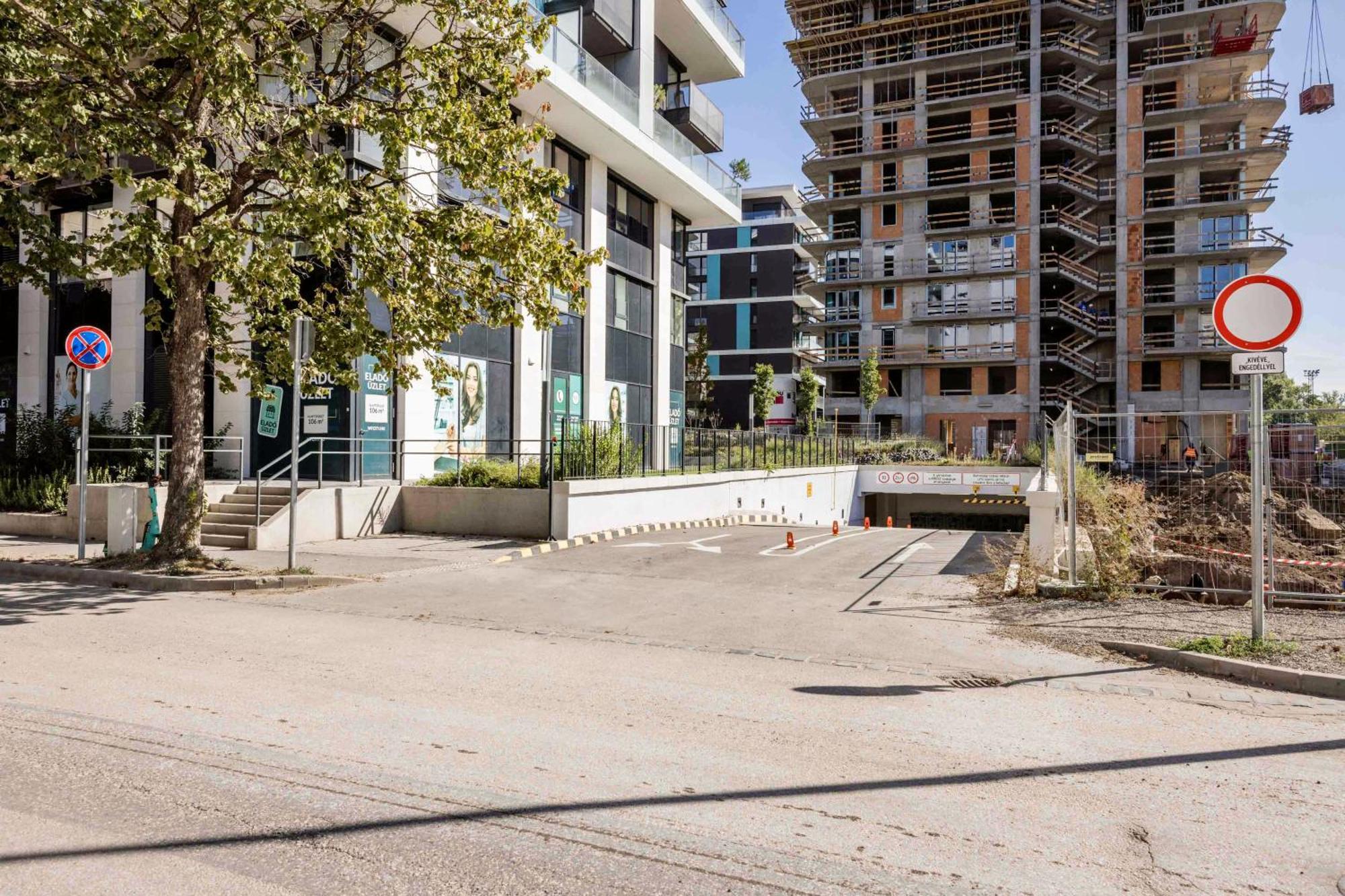 Modern Riverfront Apartment With Free Parking 부다페스트 외부 사진